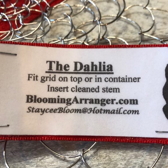 THE DAHLIA BLOOM ARRANGER! - Picture 8 of 8